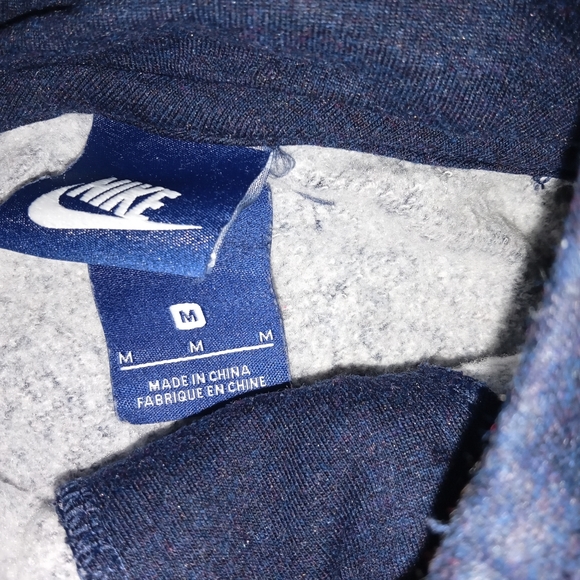 😍NWOT Women's Nike Navy Zip Crop Sweatshirt😍 - Picture 6 of 8